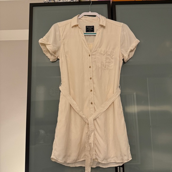 Off-White Button Up V-Neck Short Sleeve Dress with Pockets - Picture 8 of 8